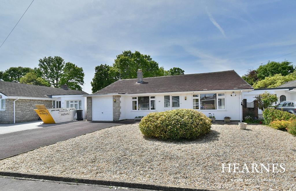 Victoria Gardens, Ferndown, BH22 3 bed detached bungalow £500,000