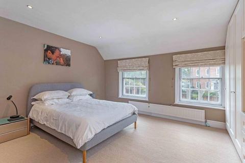 65 Wycombe End, Beaconsfield, HP9 1LX