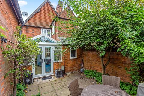 65 Wycombe End, Beaconsfield, HP9 1LX