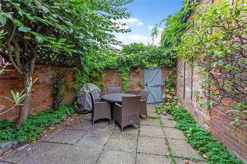65 Wycombe End, Beaconsfield, HP9 1LX