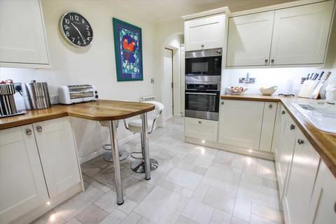 3 bedroom detached bungalow for sale - Hedges, Platts Lane, Bucknall