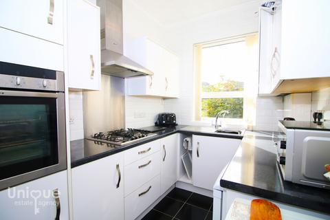 2 Devonshire Avenue, Thornton-cleveleys, FY5 4AT