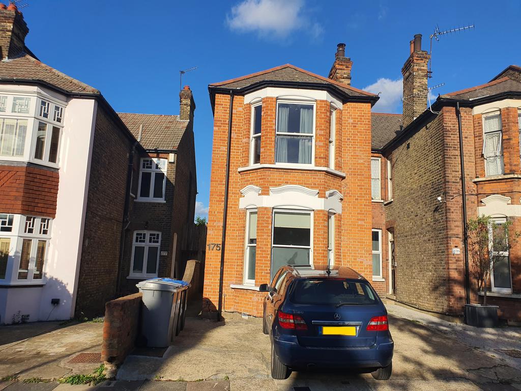 Excellent One Bedroom Flat On Holland Road