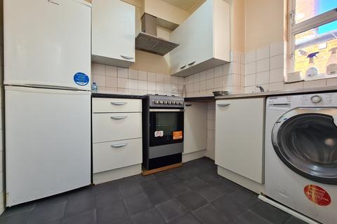 3 bedroom flat to rent, Leghorn Road, Harlesden, London, NW10