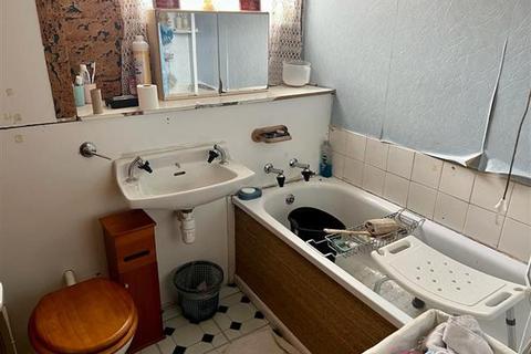 15 Highview Walk, Manchester, M9 6LS