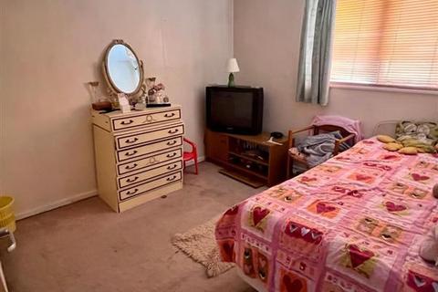 15 Highview Walk, Manchester, M9 6LS