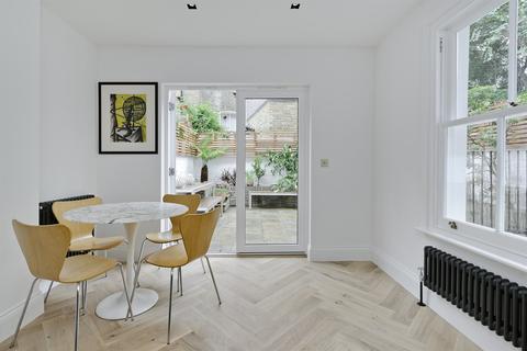 20b Westbourne Gardens, Bayswater, London, W2 5PU