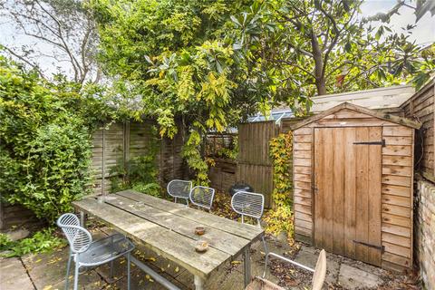 3 bedroom terraced house to rent, Quilter Street, Shoreditch, London, E2