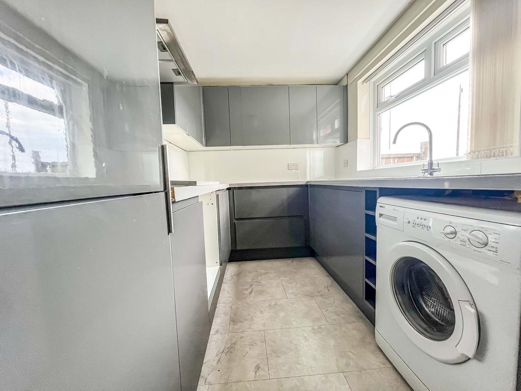 South Hetton Road, Easington Lane... 2 bed terraced house £425 pcm (£
