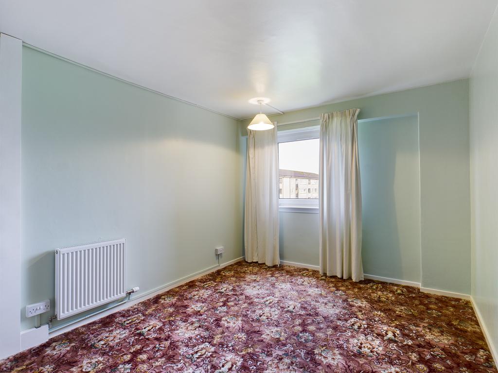 2/1, 19 Keal Crescent, Blairdardie, Glasgow, G15 6LZ 2 bed flat £72,000