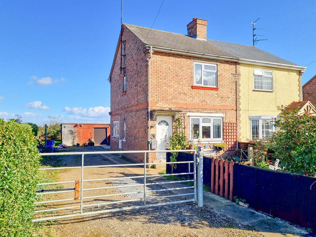 Sealeys Lane, Parson Drove, PE13 3 bed semidetached house £170,000