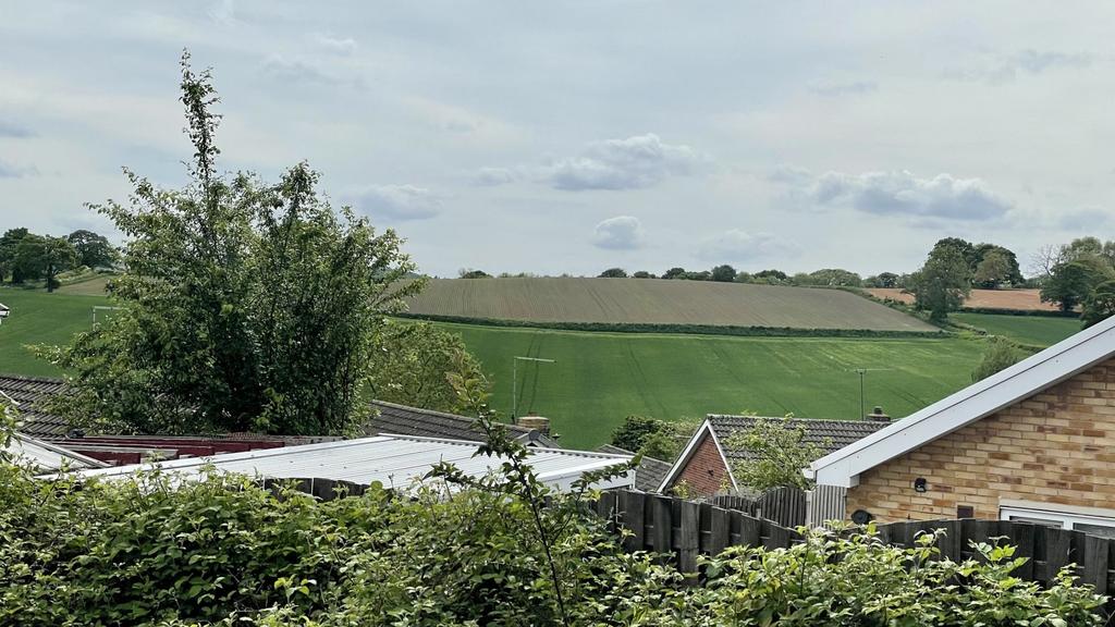 Strafford Walk, Dodworth, Barnsley, S75 3 bed bungalow £230,000