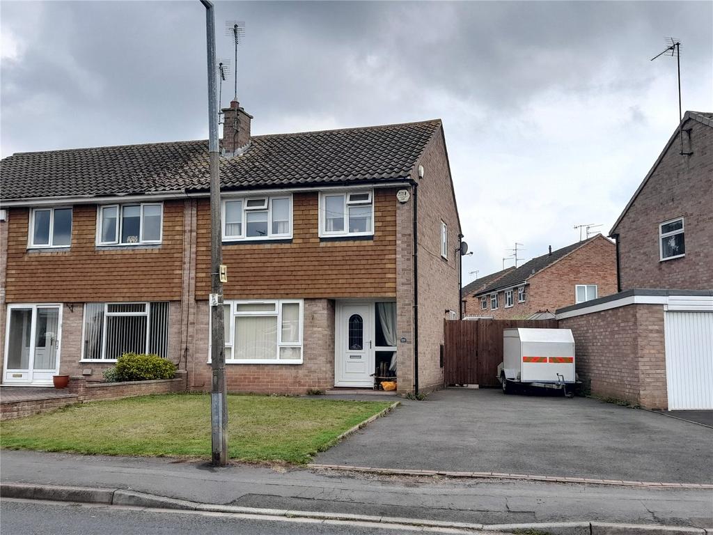 Willowfield Drive, Kidderminster, DY11 3 bed semidetached house for