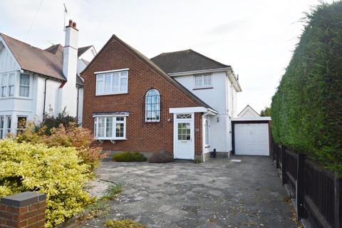 3 bedroom detached house for sale - The Broadway, Thorpe Bay, SS1