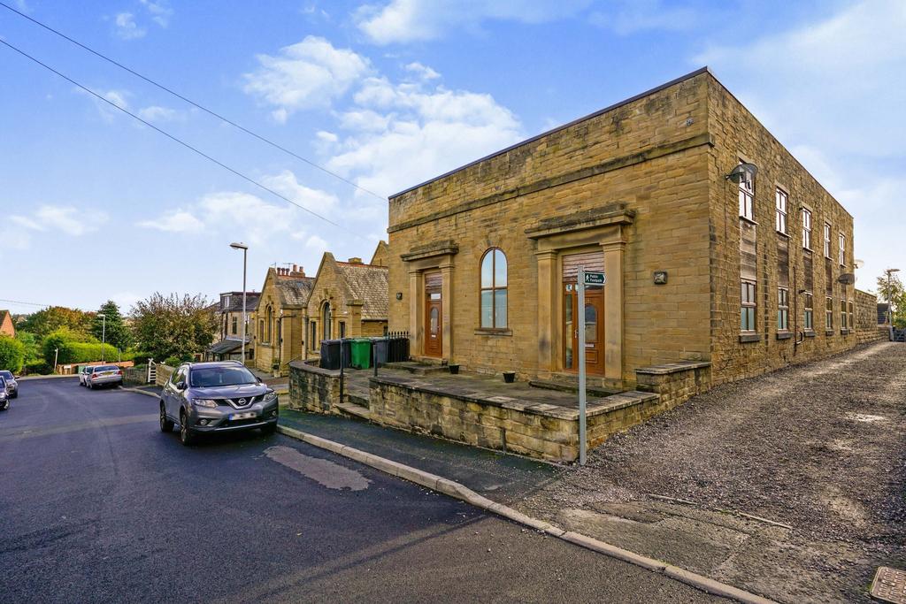 Back Green, Churwell, Morley, Leeds... 1 bed apartment £115,000