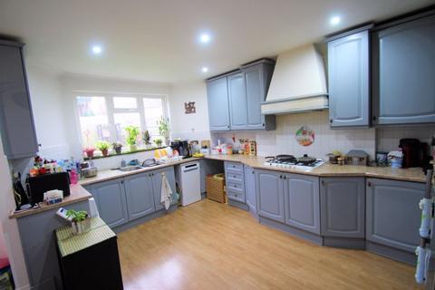 3 bedroom detached house to rent, Suffolk Road, North Harrow