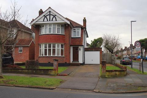 3 bedroom detached house to rent, Suffolk Road, North Harrow