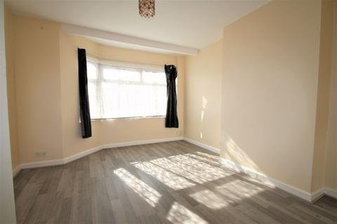 3 bedroom semi-detached house to rent, Canterbury Road, North Harrow