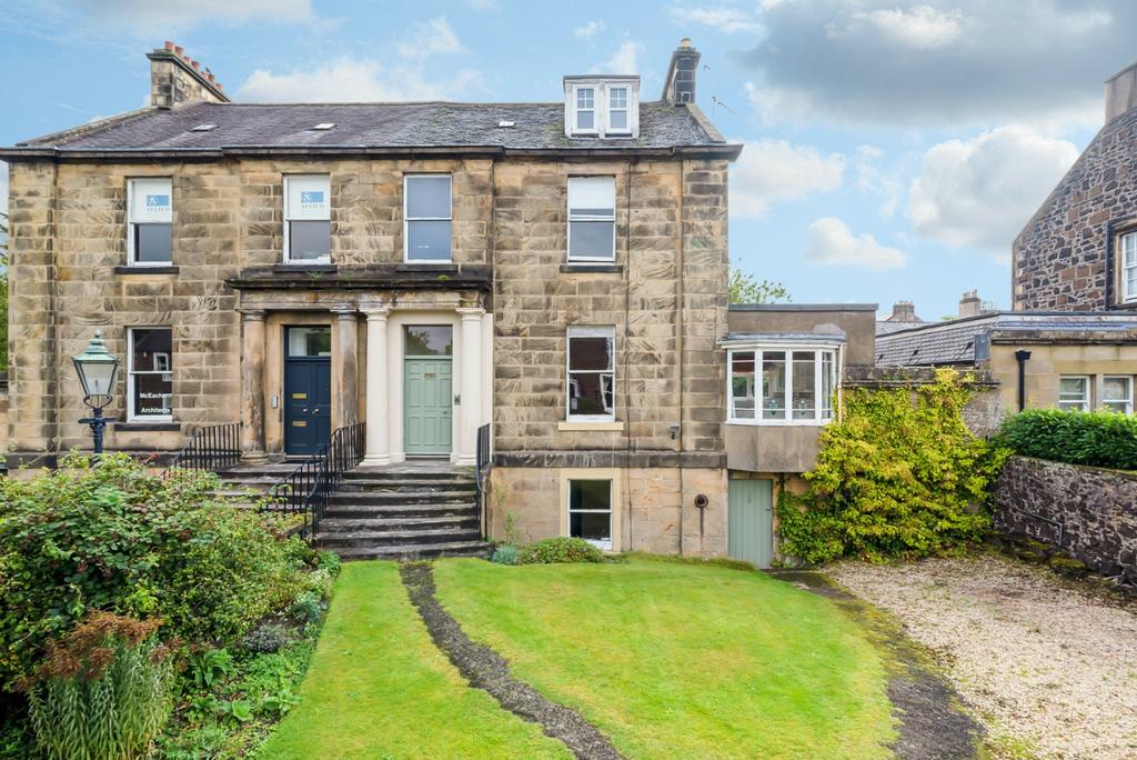 Allan Park, Stirling, Stirling, FK8 2QG 4 bed apartment £320,000