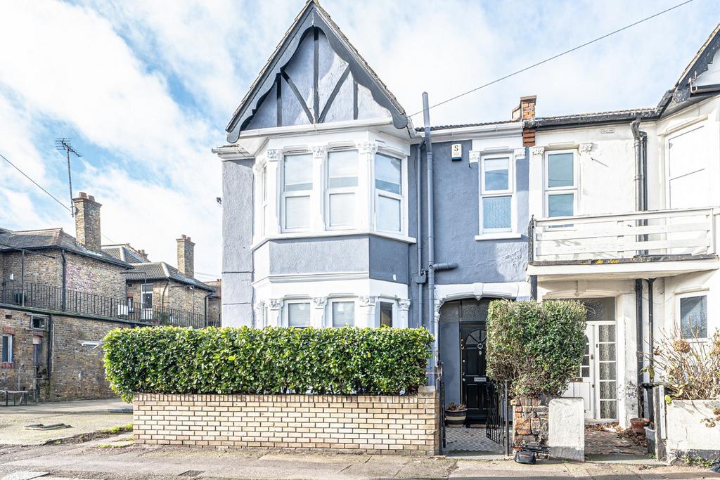 Westbourne Grove, Westcliffonsea, SS0 4 bed semidetached house for