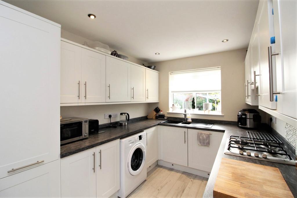 Carter Drive, Beverley, HU17 9GL 4 bed detached house £320,000