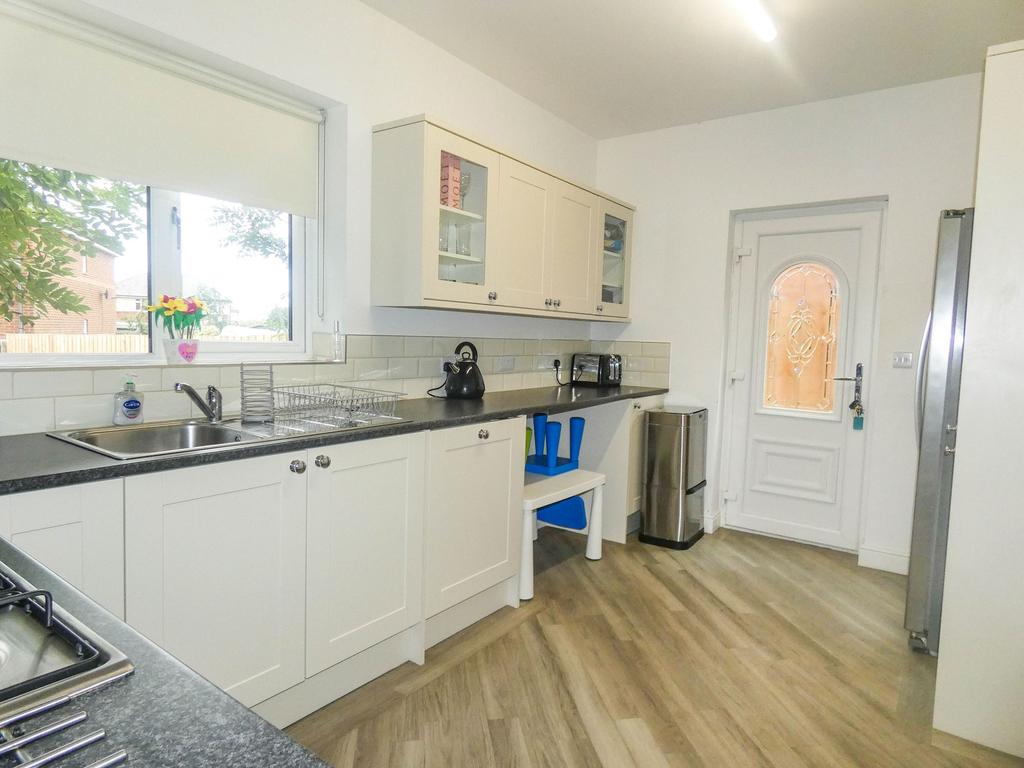 Cowpen Road, Blyth, Northumberland... 3 bed semidetached house £85,000