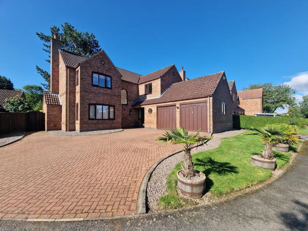 Cumberland Gardens, Castle Bytham. 4 bed detached house for sale £499,999