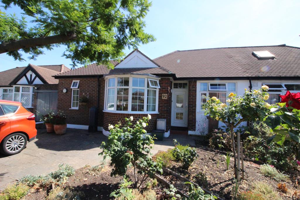 St. Clair Drive, Worcester Park KT4 3 bed semidetached house £575,000