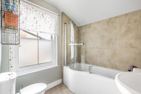 58a Waveney Avenue, London, SE15 3UE