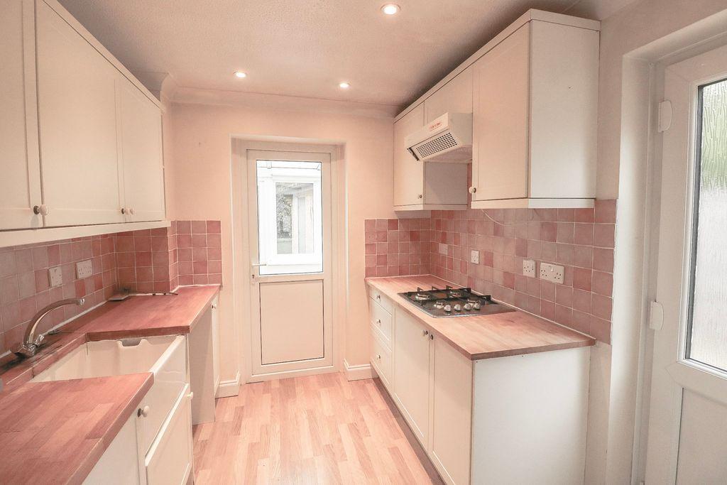Peate Close, Huntingdon, Cambs PE29 2DX 3 bed detached house £1,200