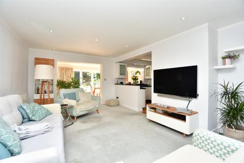 3 Benenden Road, Wainscott, Rochester, ME2 4NU