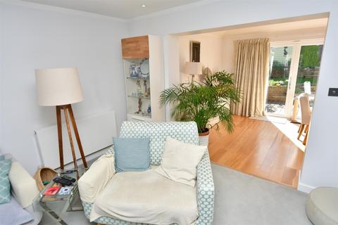 3 Benenden Road, Wainscott, Rochester, ME2 4NU