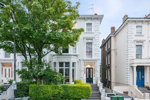 Flat to rent, Belsize Park Gardens