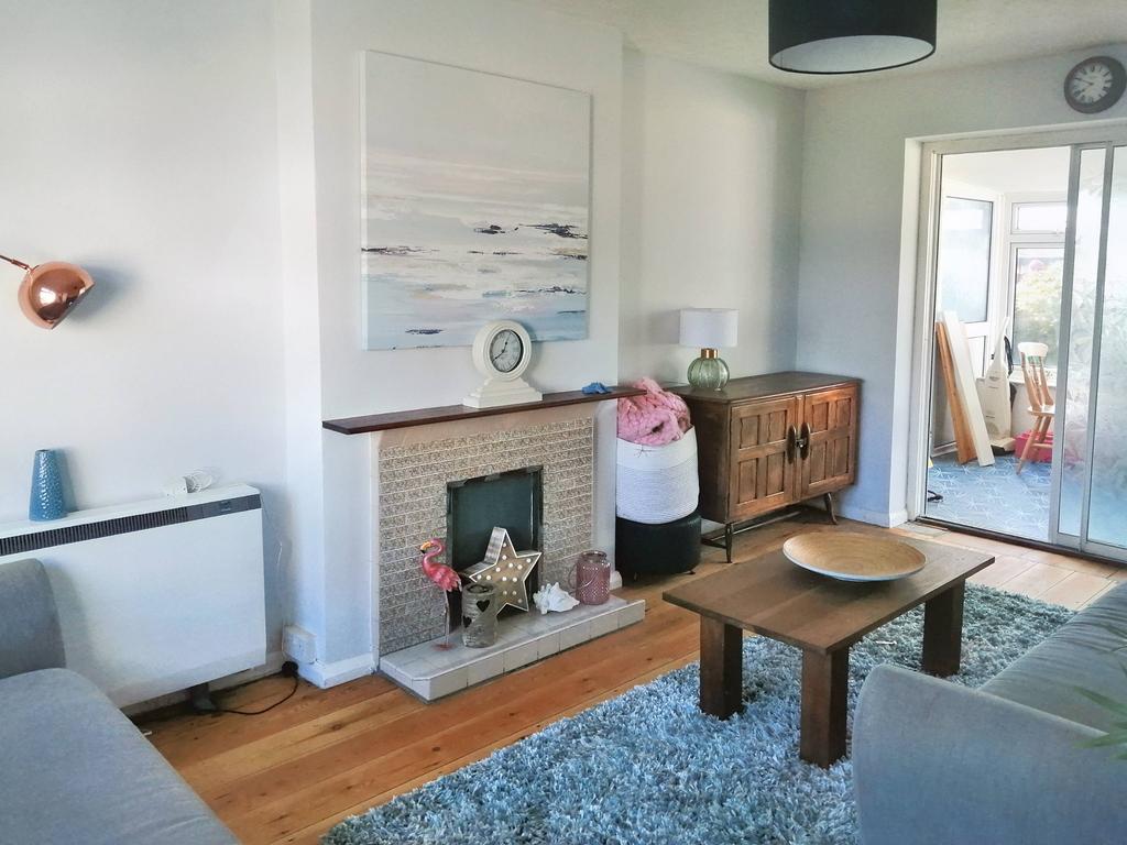Kings Hill, Bude EX23 2 bed detached bungalow £995 pcm (£230 pw)