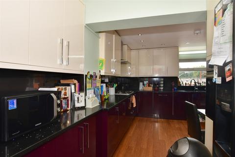 4 bedroom semi-detached house for sale, Kempton Road, East Ham, London