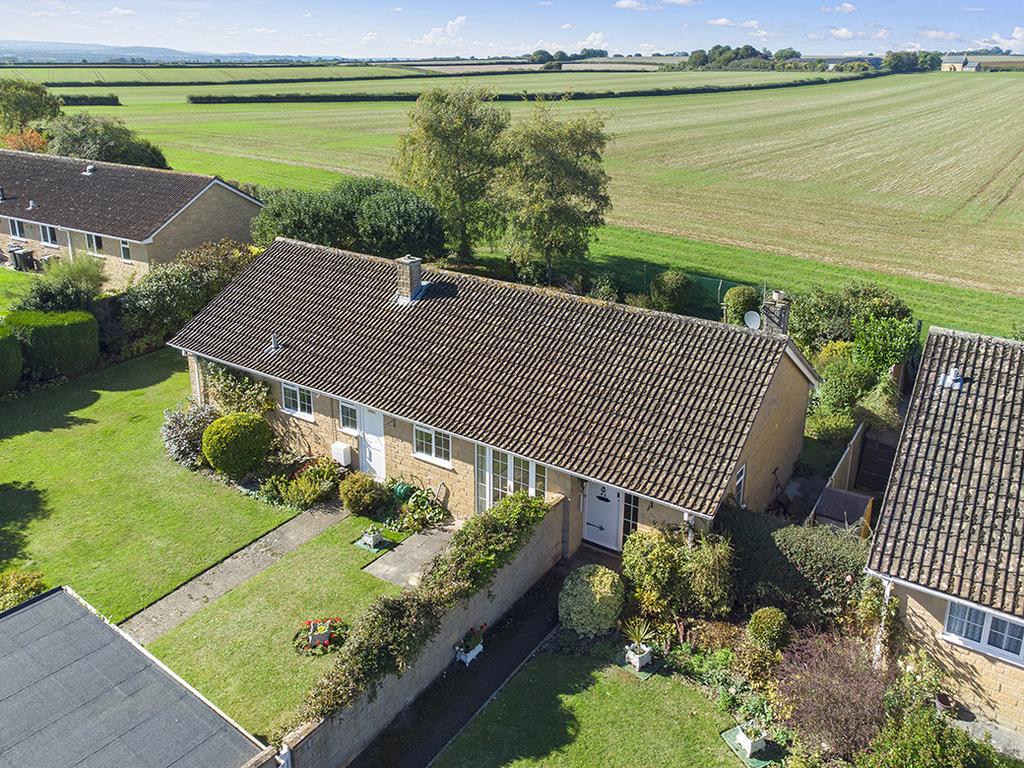 The Sheeplands, Sherborne, Dorset, DT9 4 bed detached bungalow £475,000