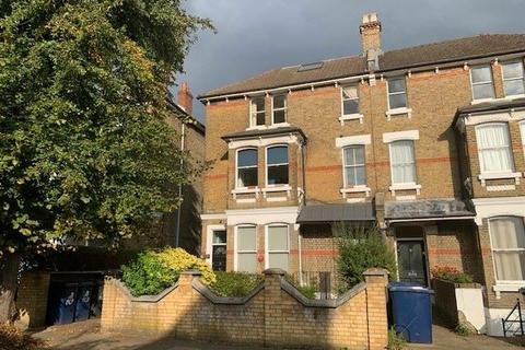 19d Cumberland Park, London, W3 6SY