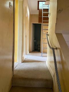 19d Cumberland Park, London, W3 6SY
