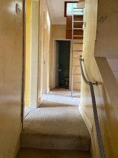 19d Cumberland Park, London, W3 6SY