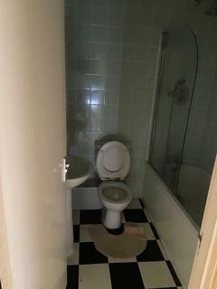19d Cumberland Park, London, W3 6SY