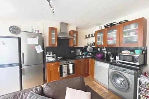 4 bedroom flat to rent, Sprewell House, Lytton Grove, Putney, SW15
