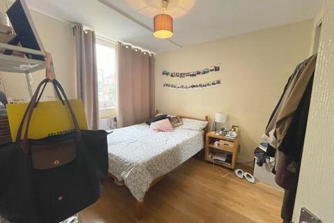 4 bedroom flat to rent, Sprewell House, Lytton Grove, Putney, SW15