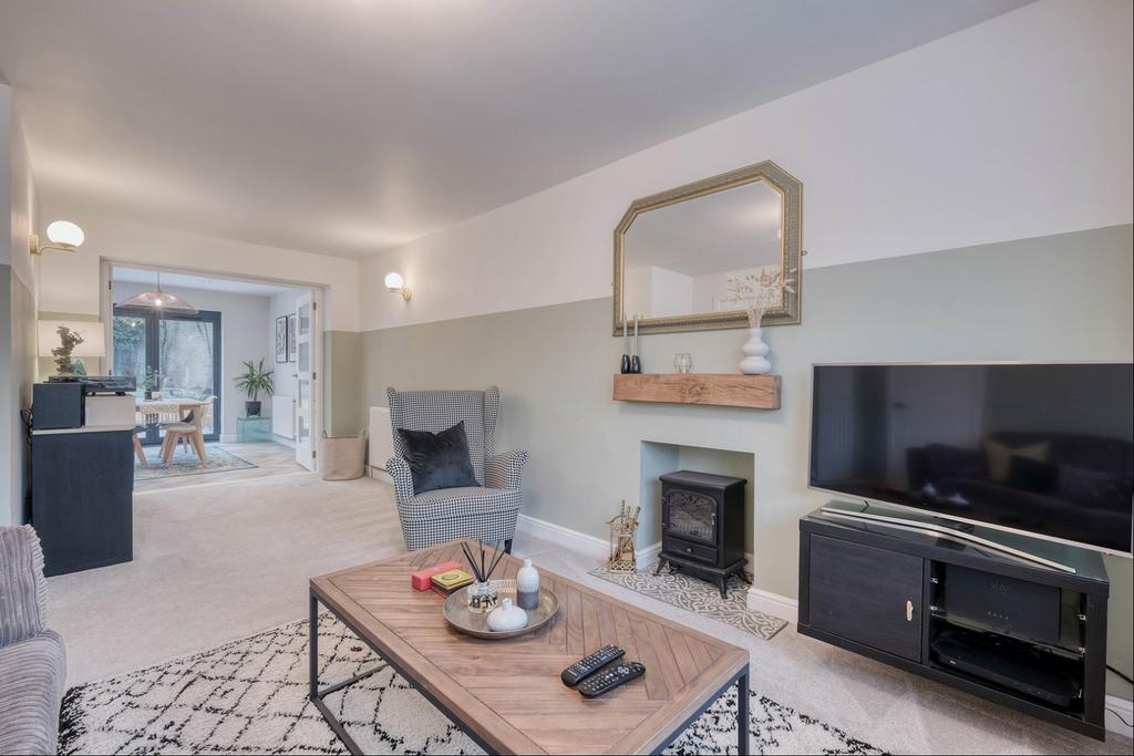 Maypole Drive, Stourbridge, DY8 3TZ 3 bed detached house £365,000