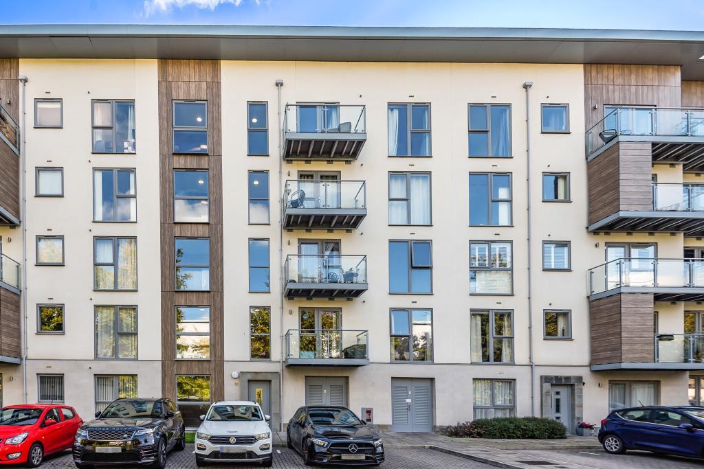 Maidenhead, Berkshire, SL6 1 bed block of apartments £250,000