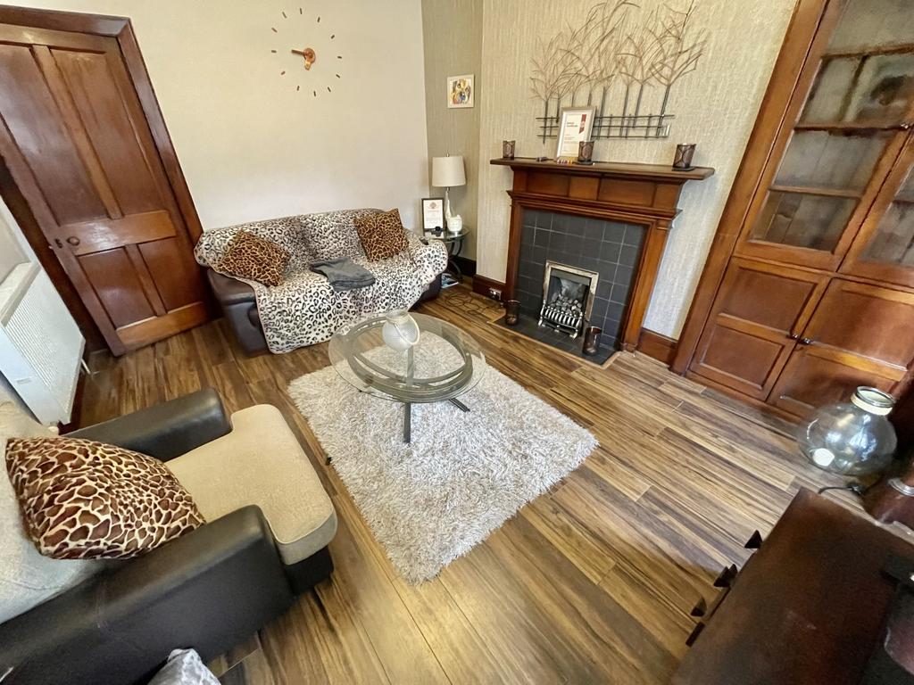 Flat 1/1 4 Calside, Paisley 2 bed flat £79,995