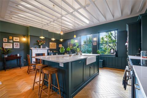 4, Cumberland House, 16 Highbury Crescent, London, N5 1RT