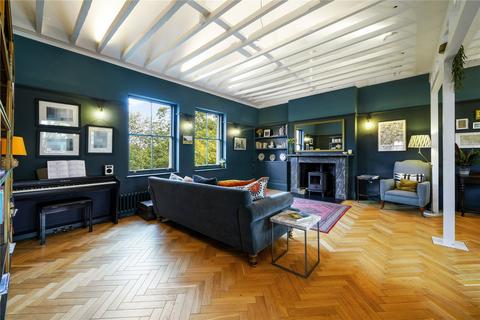 4, Cumberland House, 16 Highbury Crescent, London, N5 1RT