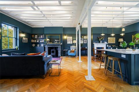 4, Cumberland House, 16 Highbury Crescent, London, N5 1RT