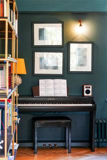 4, Cumberland House, 16 Highbury Crescent, London, N5 1RT