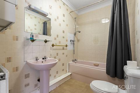 18 Bay View, Paignton, TQ3 2DL